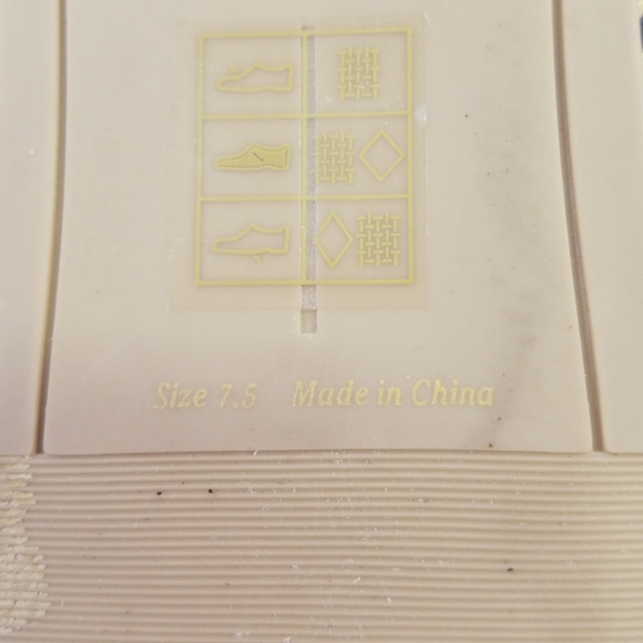 Dolce Vita Garit Leopard Print Slippers - Picture 9 of 9